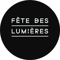 Emma Dumont, maquilleuse et coiffeuse professionnelle à Lyon pour la fête des Lumières