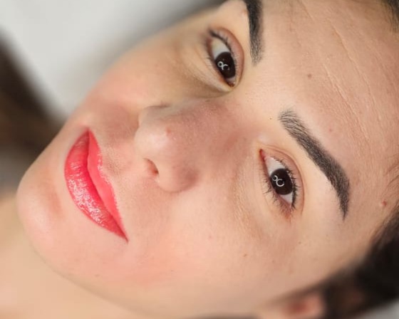 Maquillage permanent des lèvres à Lyon par Emma Dumont, experte Em’maquillage